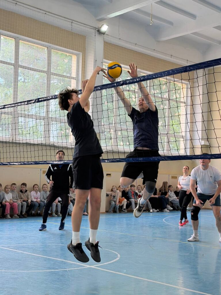 Дружні змагання з волейболу