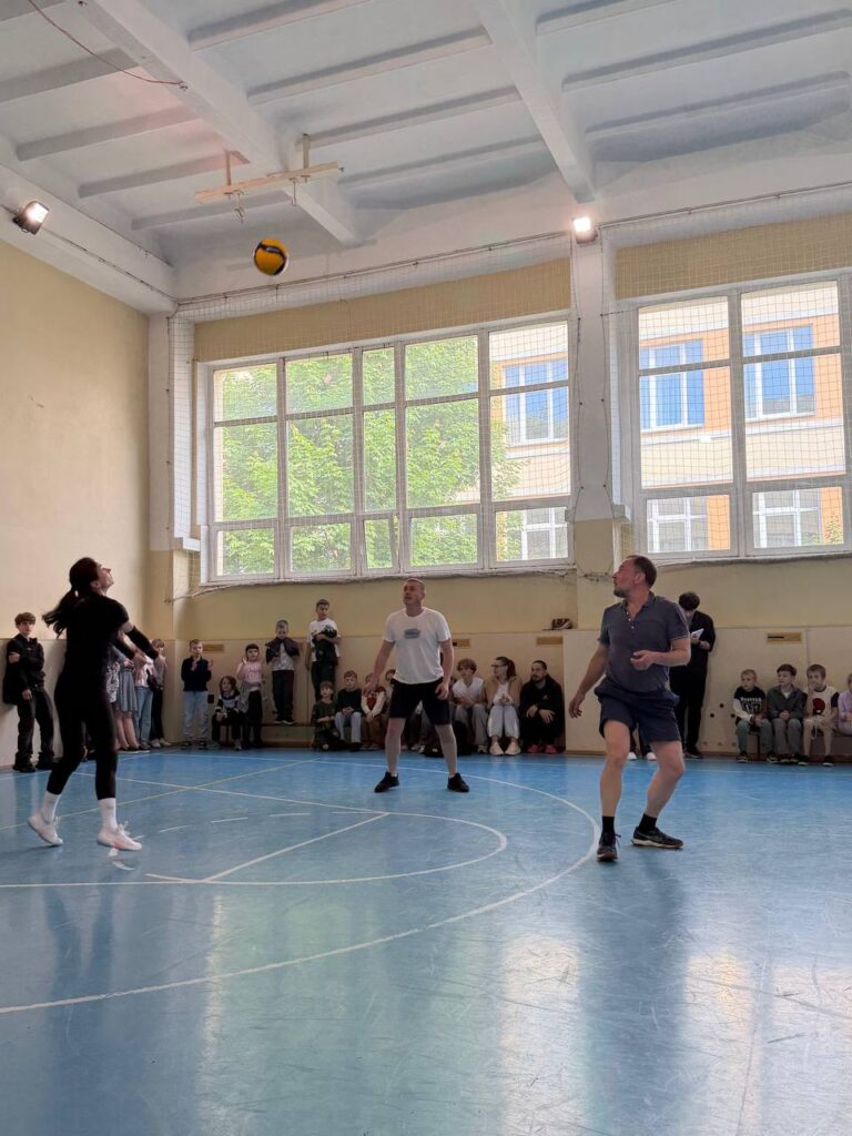 Дружні змагання з волейболу